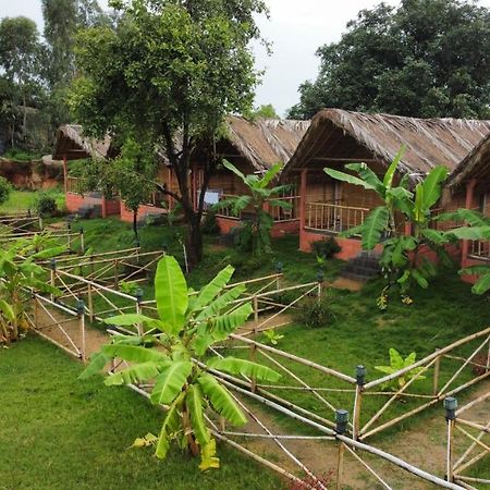 Waterfall Guesthouse Hampi Esterno foto