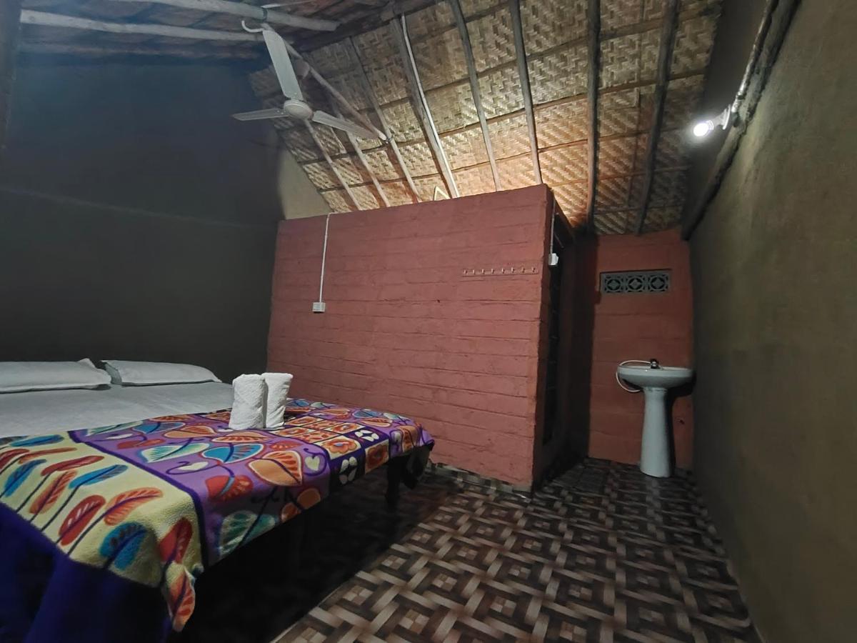 Waterfall Guesthouse Hampi Esterno foto